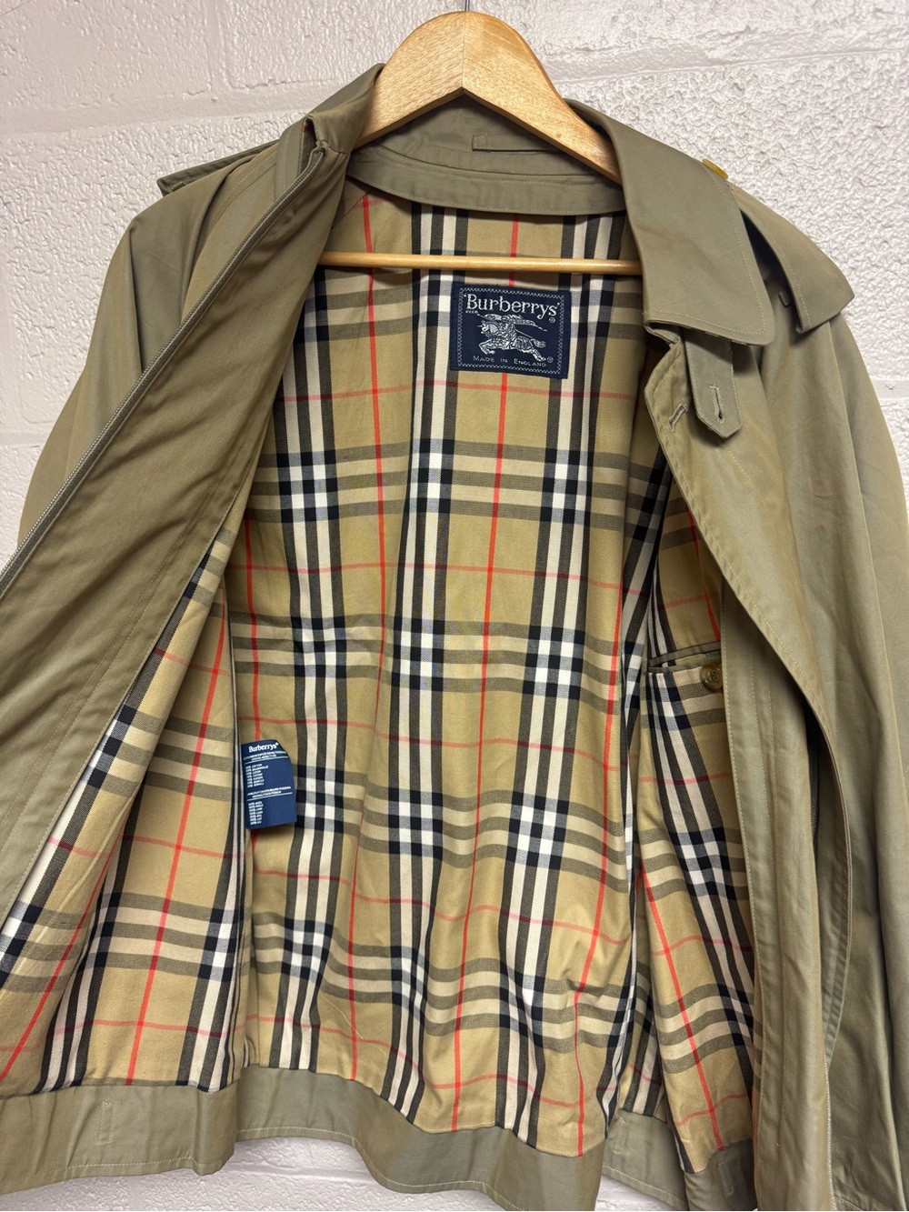 Vintage Burberrys Olive Green Military Field Jacket with removable Red Lining - Picture 9 of 9